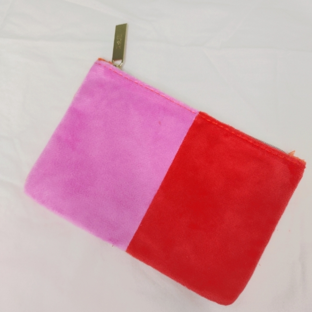 Ipsy December 2022 bag Red/Pink & Orange